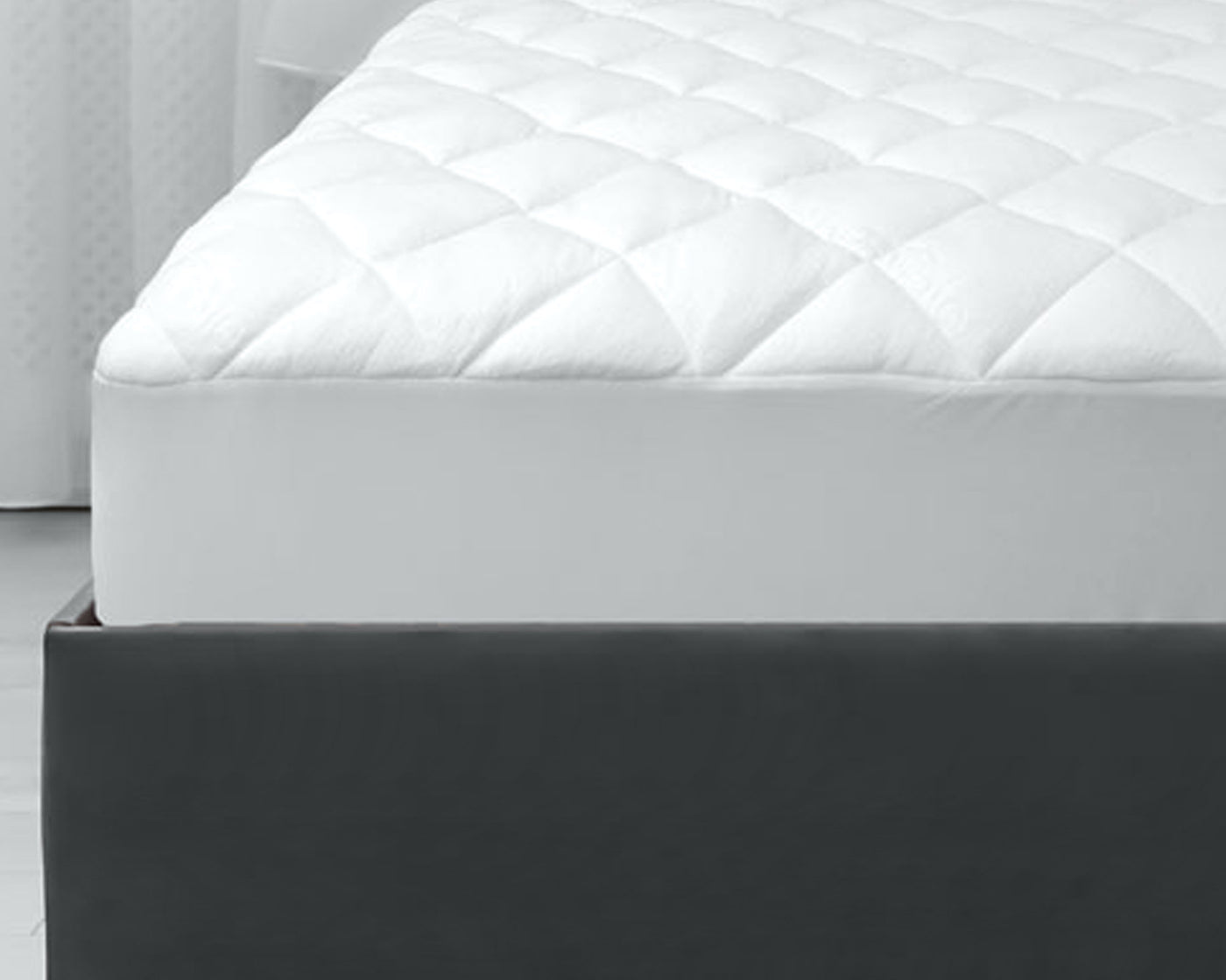 corner view of heavy duty fitted mattress pad