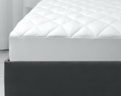 corner view of heavy duty fitted mattress pad